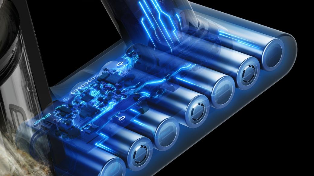 Skerspjūvis, kuriame matoma baterija „Dyson V8 Cyclone“ dulkių siurblio rankenoje.
