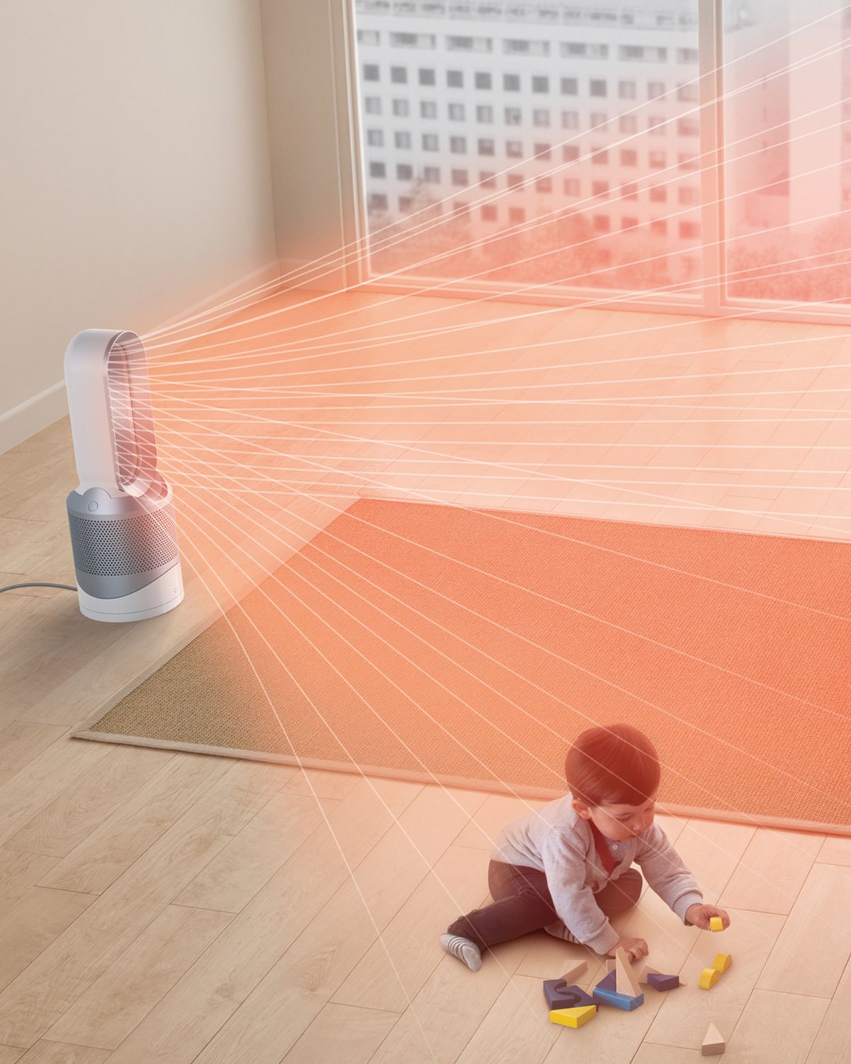 O purificador termoventilador Dyson Pure Cool senta-se no centro de uma sala de estar com uma família enquanto uma criança brinca. Os jactos vermelhos no anel da máquina mostram a projecção de ar quente e purificado para dentro da sala.