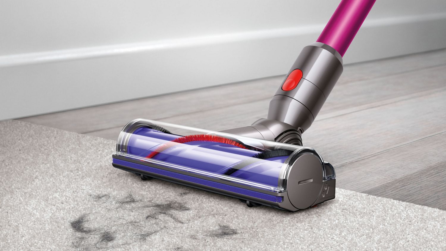 Aspirador sem fios Dyson V8 Absolute Pro limpa a sujidade do chão e tapete.