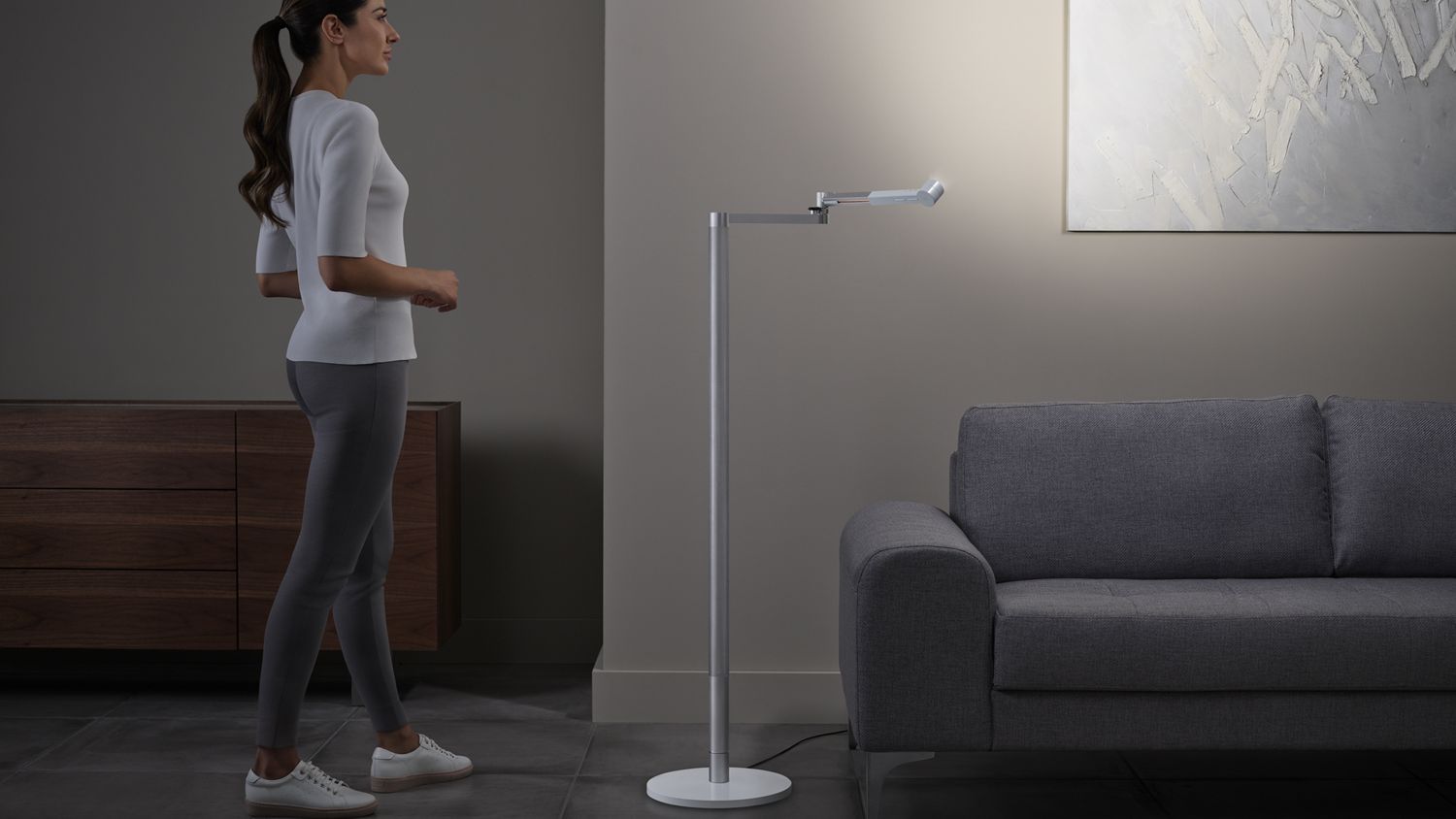 Dyson Solarcycle Morph フロアライト ホワイト／シルバー Dyson Solarcycle Morph™フロアライト ホワイト／シルバー