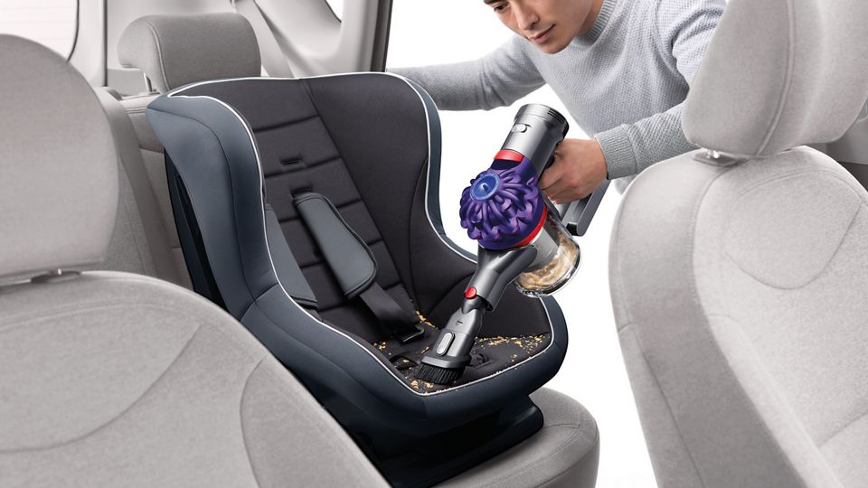 brosses d'aspirateurs pour nettoyer les sièges de la voiture