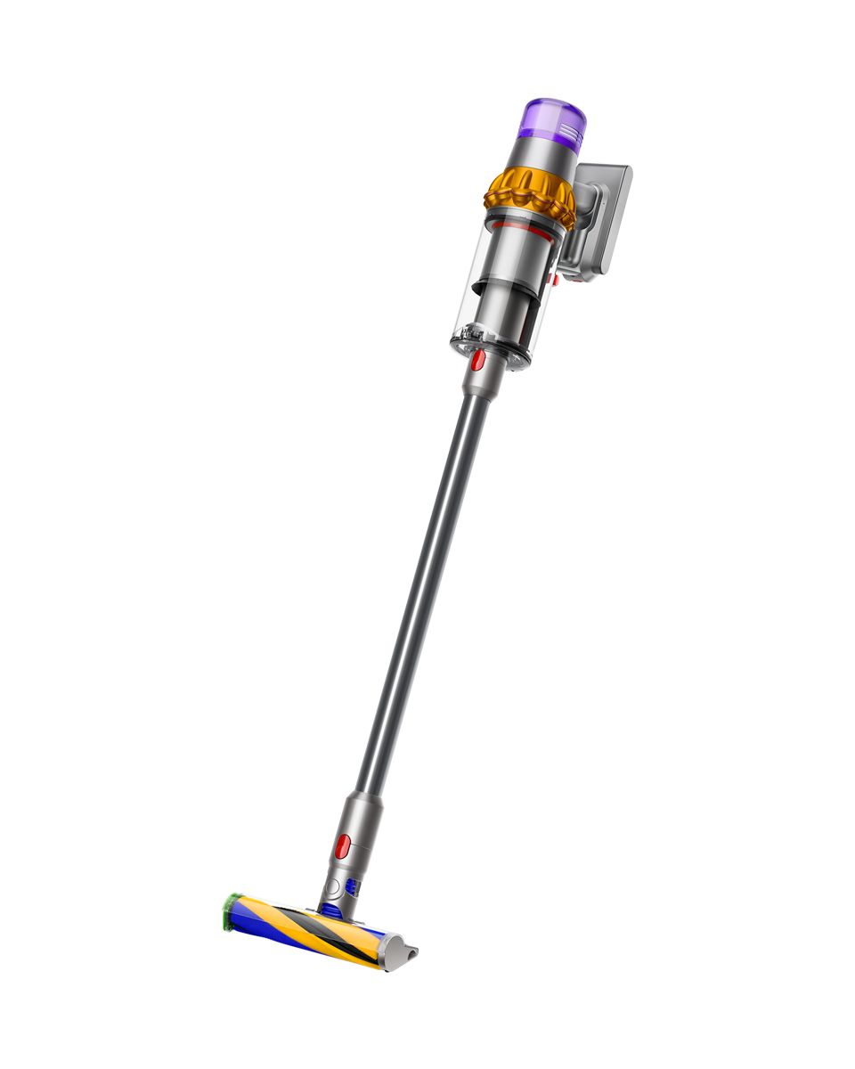 Vue de trois quarts de l'aspirateur Dyson V15 Detect et de ses accessoires.