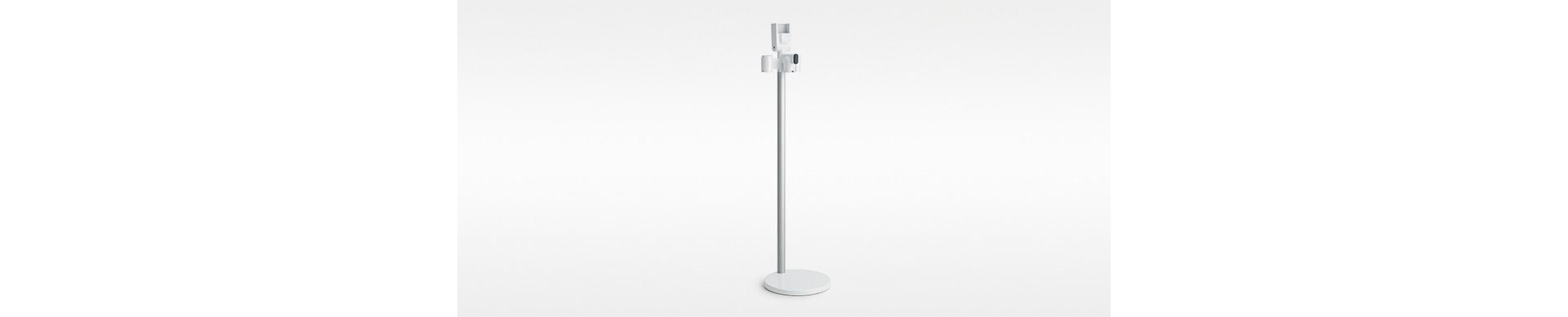 Station de charge autonome avec porte-accessoires multiples