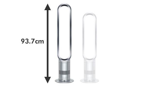 Dyson AM07 tårnventilator og mini-tårnventilator, der står ved siden af hinanden.