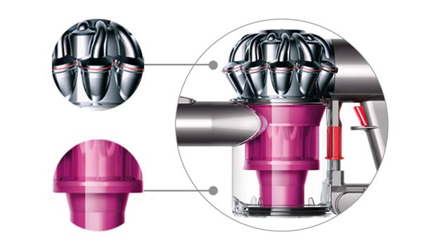 Primo piano dell’aspirapolvere senza filo Dyson V6 nichel/fucsia