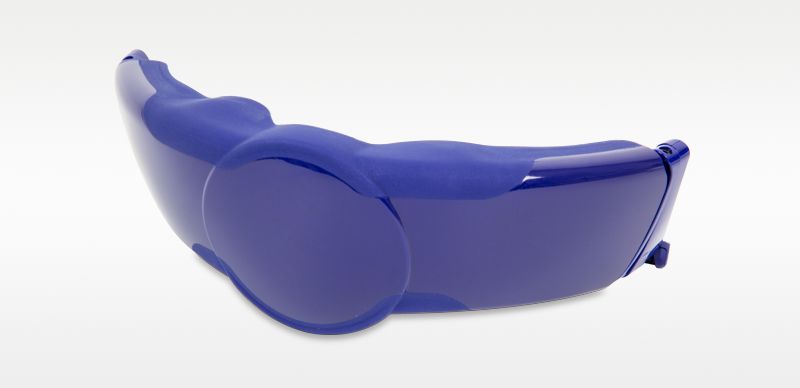 Attachable travel visor