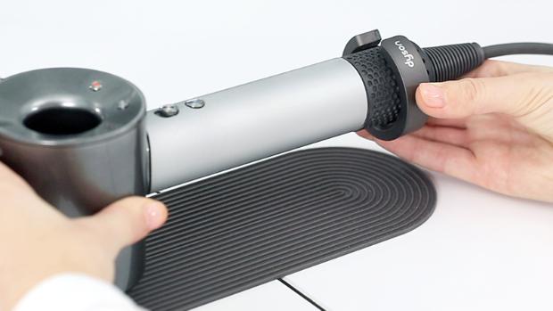 صورة مُقرّبة من مجفف الشعر Dyson Supersonic