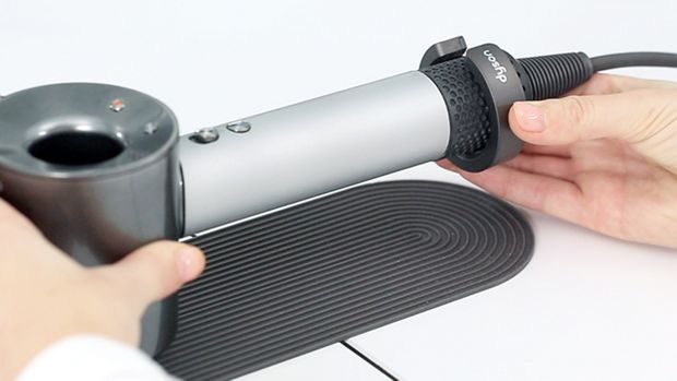 صورة مُقرّبة من مجفف الشعر Dyson Supersonic