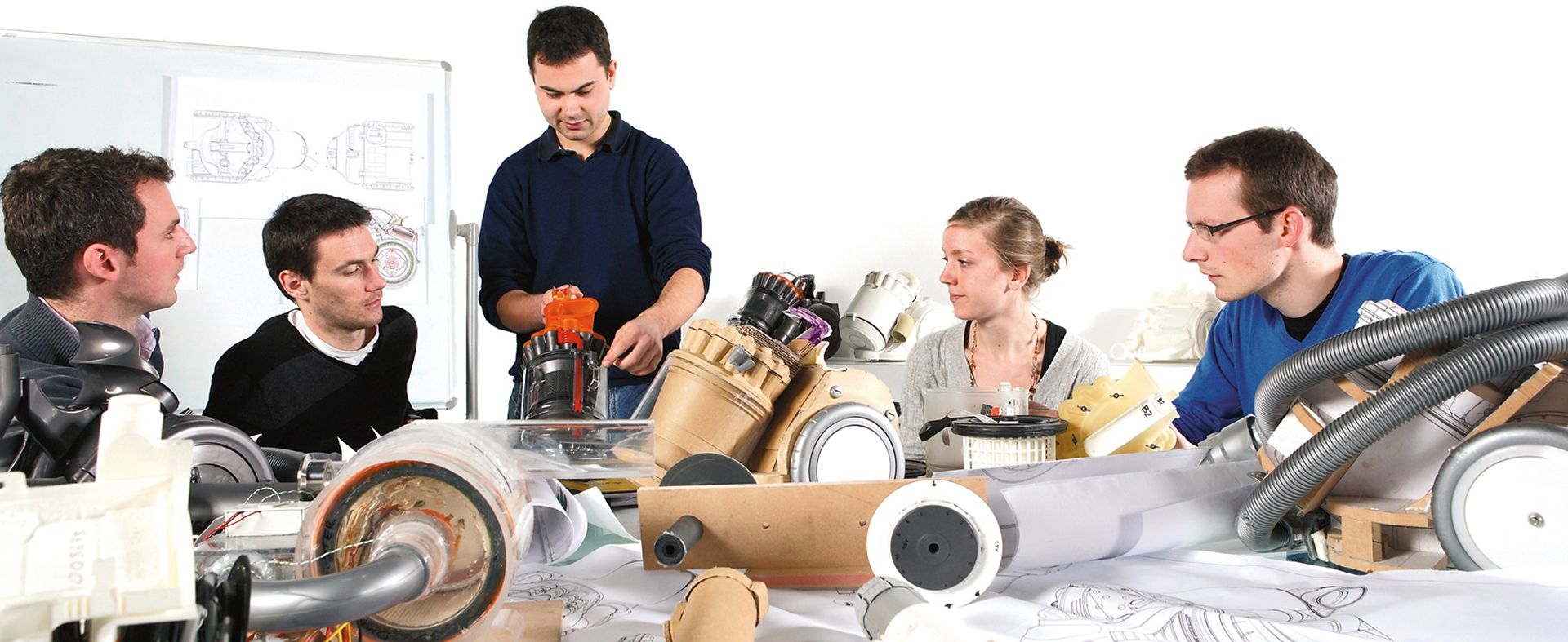 Ingeniørstuderende med Dyson