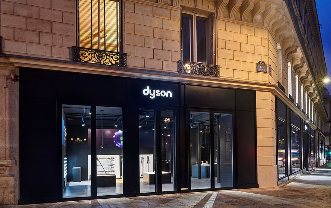 Dyson deals airwrap demo