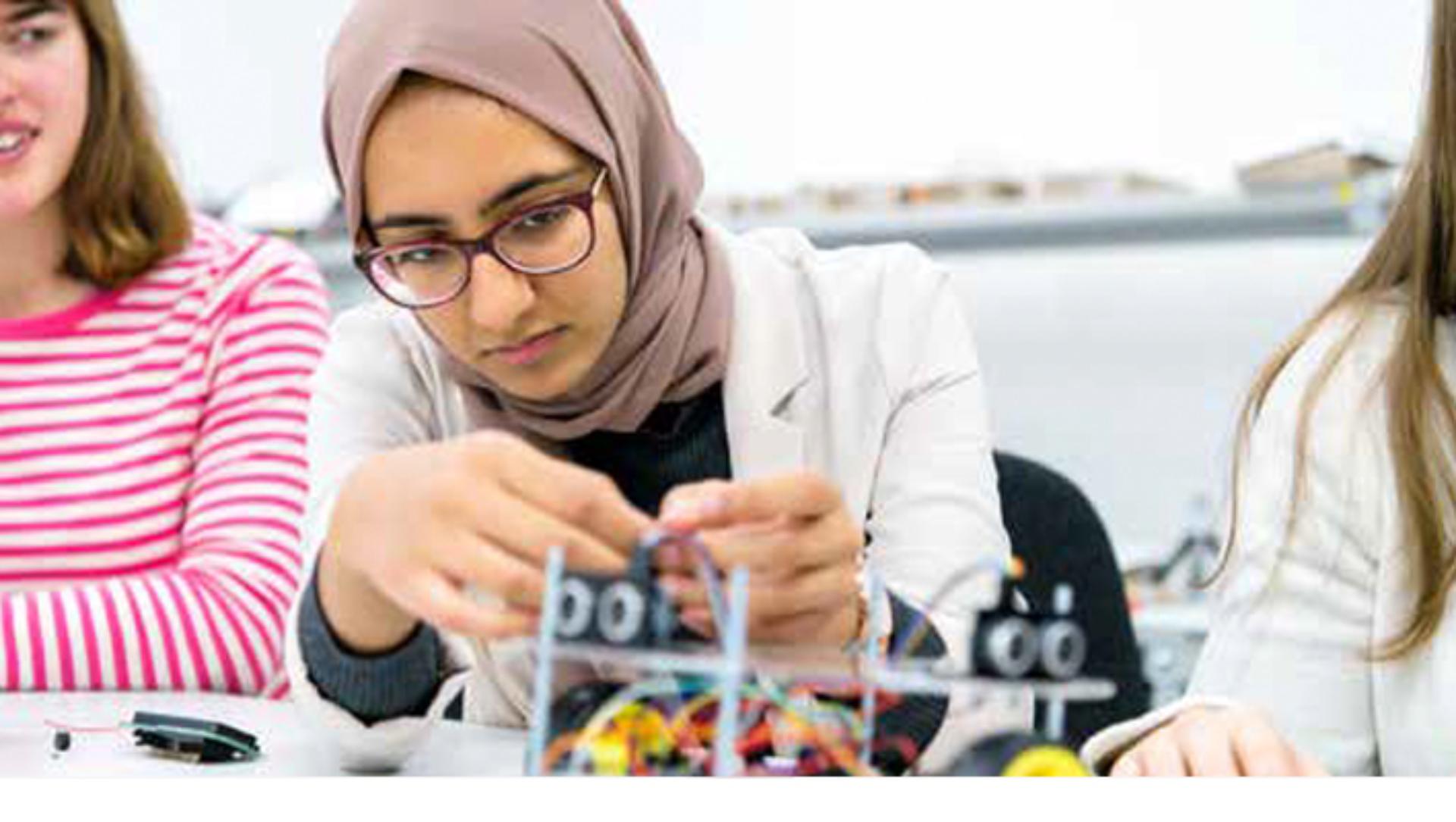 제임스 다이슨, 다이슨 기술 공과대학 설립하다