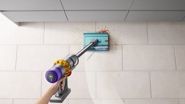Dyson V15s Detect Submarine pulisce il bagno