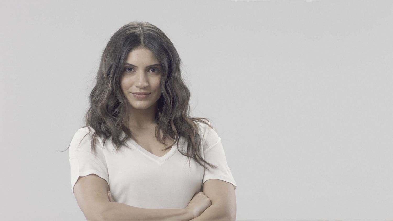 Video che mostra come creare le beach waves con la piastra Dyson Corrale