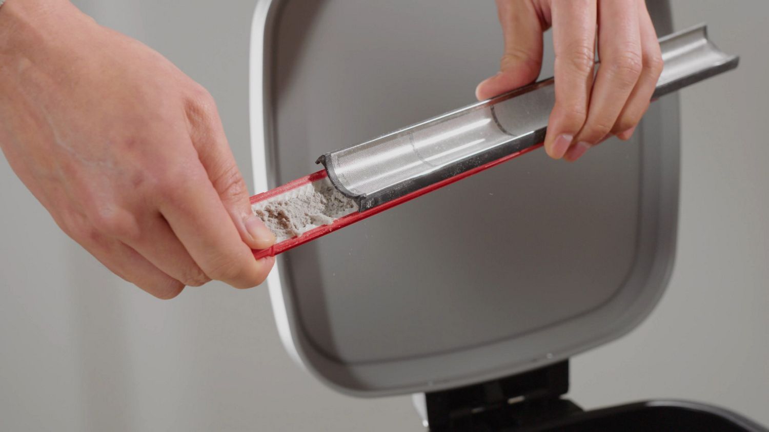 ダイソンスティック掃除機のお手入れ方法