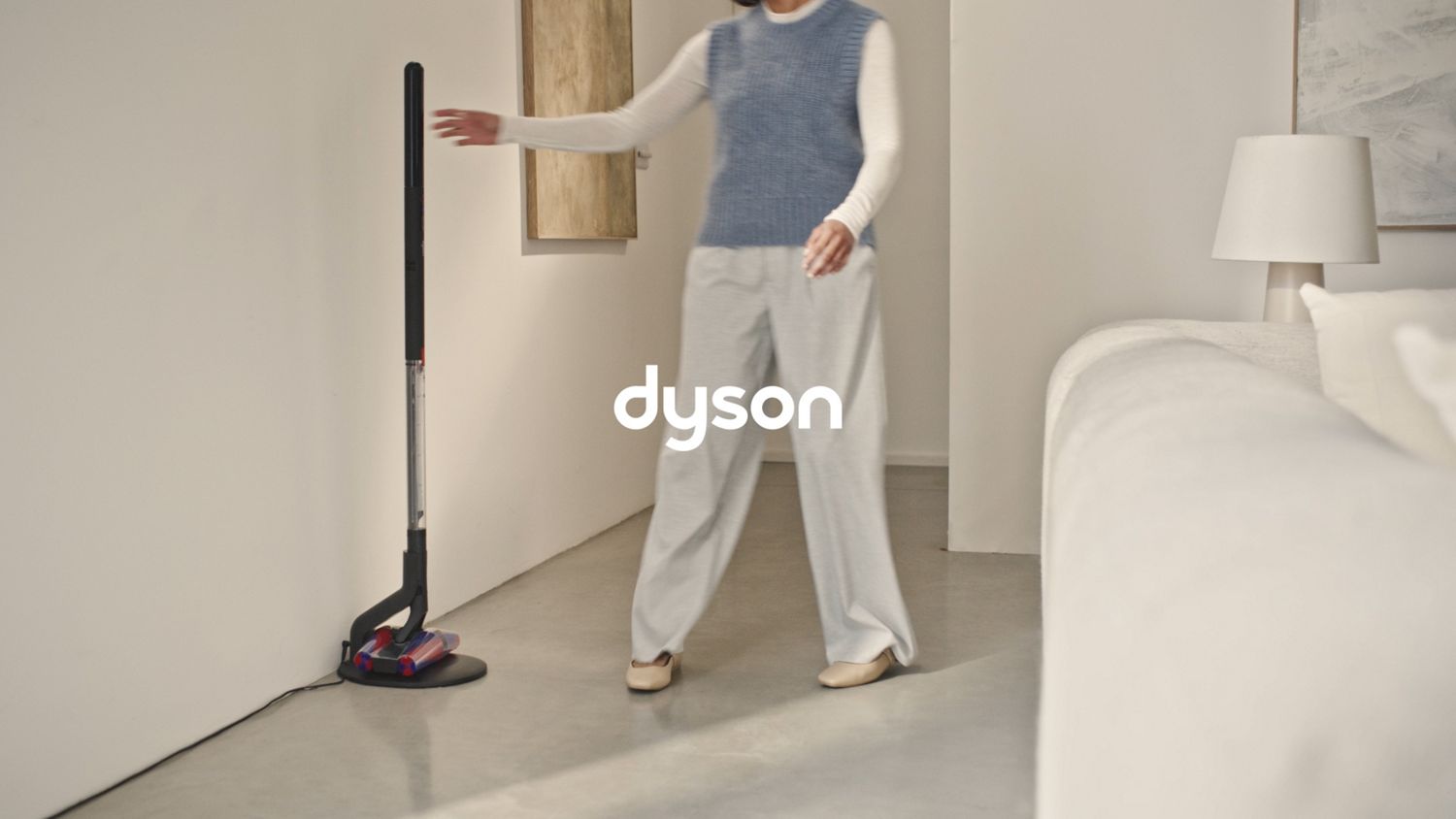Exploded cutaway of Dyson Fluffycones cleaner head showing the technology within.