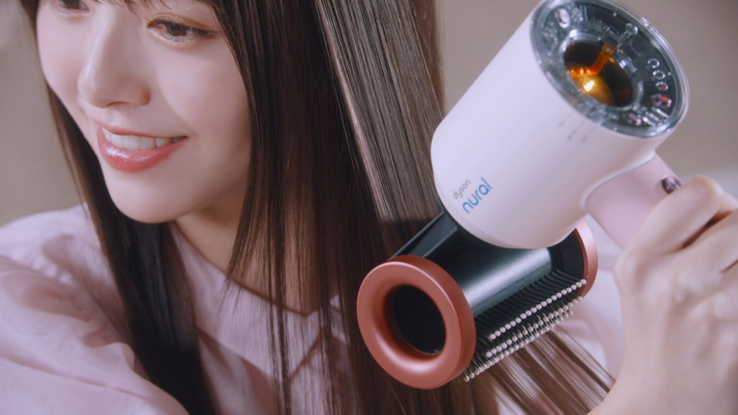 Dyson Supersonic Nural™ Shineヘアドライヤー さくらチェリー (HD16 KP) | ヘアケア | ダイソン公式