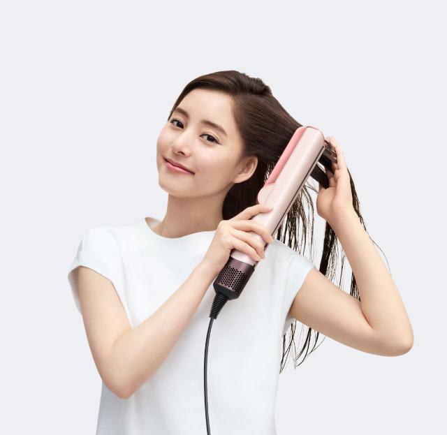 Dyson Airstrait™ ストレイトナー | ヘアケア | ダイソン公式 Dyson Airstrait™ ストレイトナー | ヘアケア | ダイソン公式