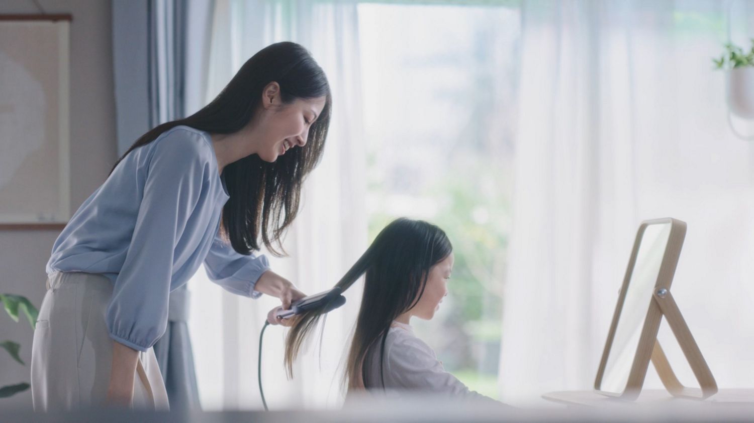 Dyson Airstrait™ ストレイトナー | ヘアケア | ダイソン公式