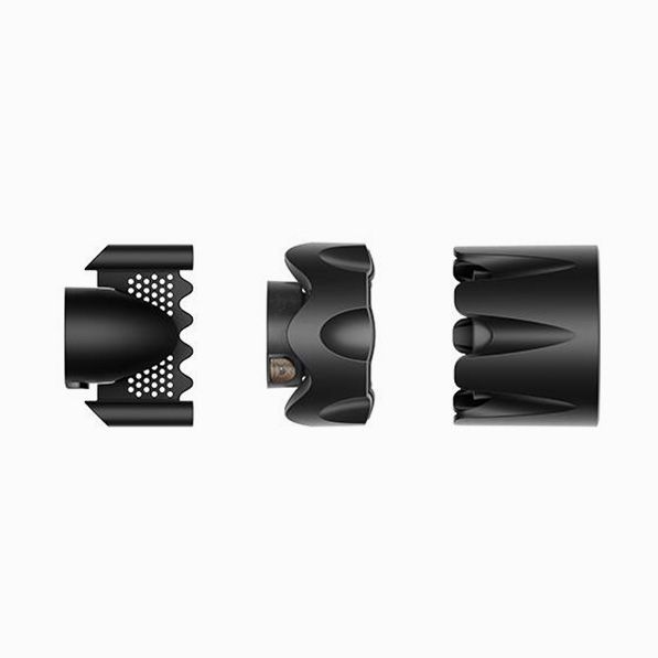 Dyson Supersonic rヘアドライヤーのアタッチメントを本体に付ける手元