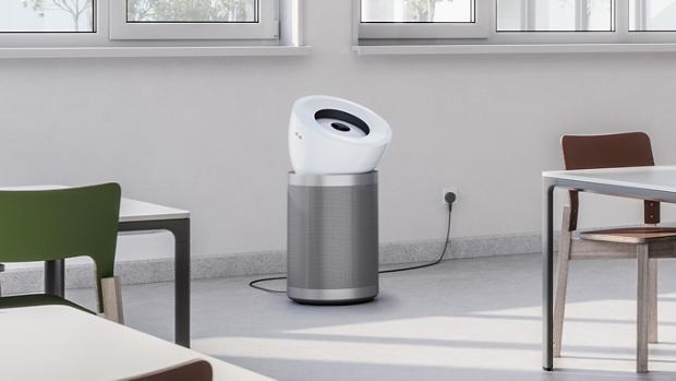 جهاز Dyson Big+Quiet Formaldehyde في غرفة.