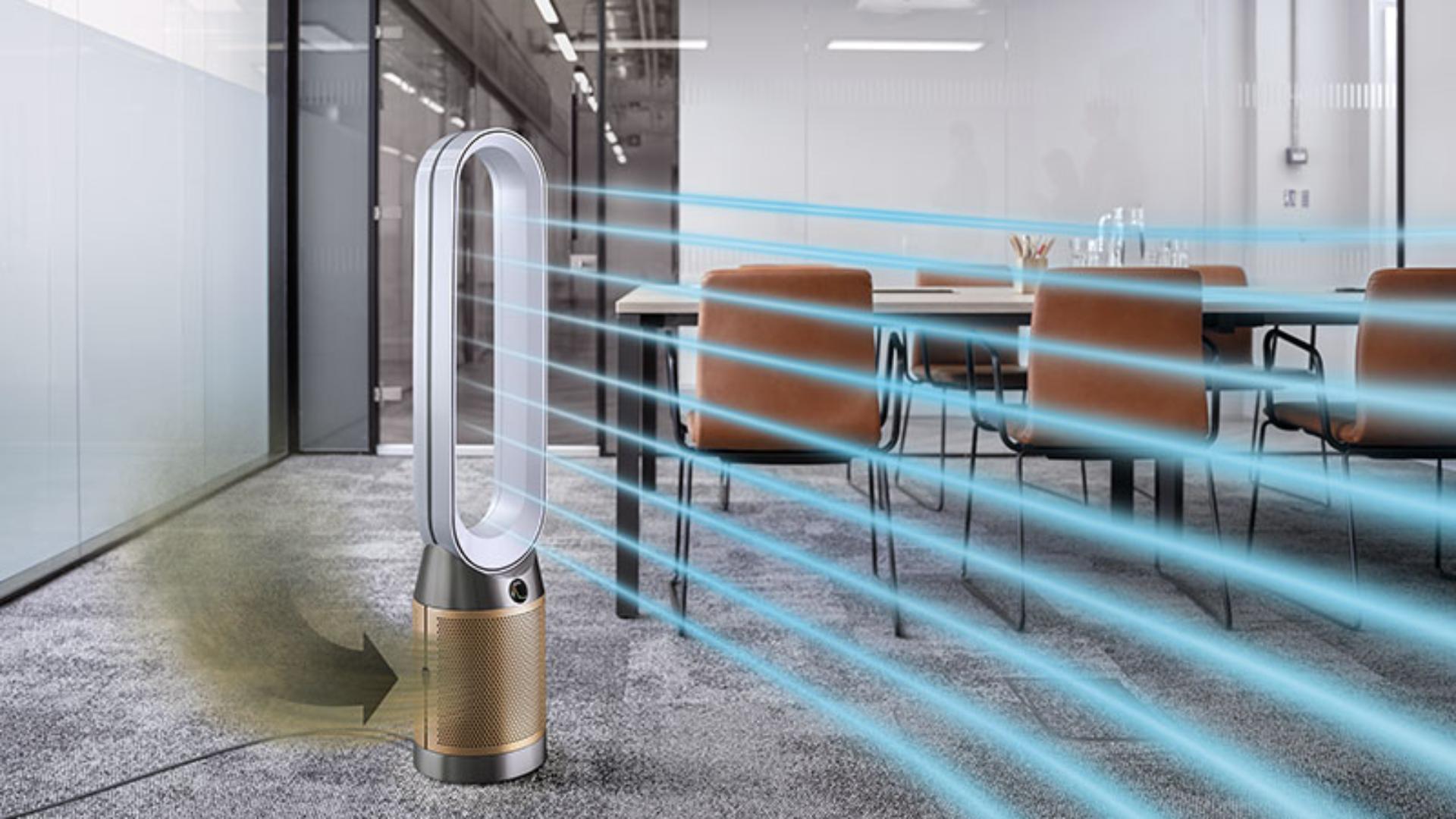Dyson HEPA Cool Formaldehyde projecting purified air