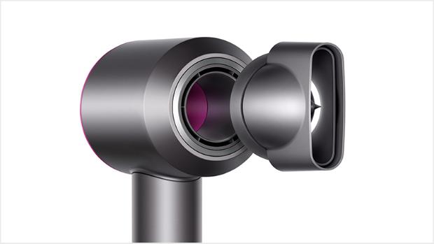 صورة مُقرَّبة للملحقات المغناطيسية في وضعية التركيب