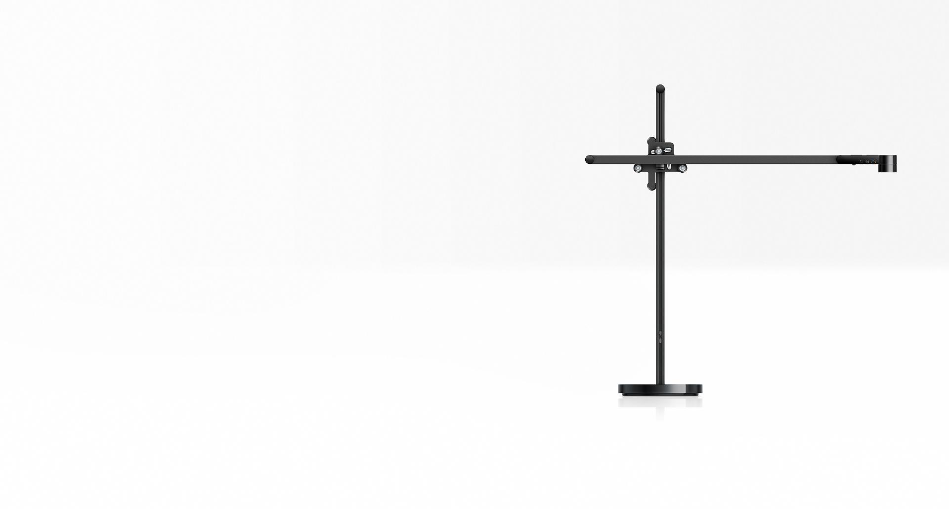 وحدة الإضاءة المكتبية Dyson Lightcycle™ السوداء