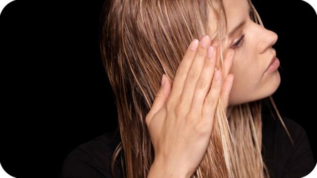 Applying Dyson Chitosan Pre-style cream