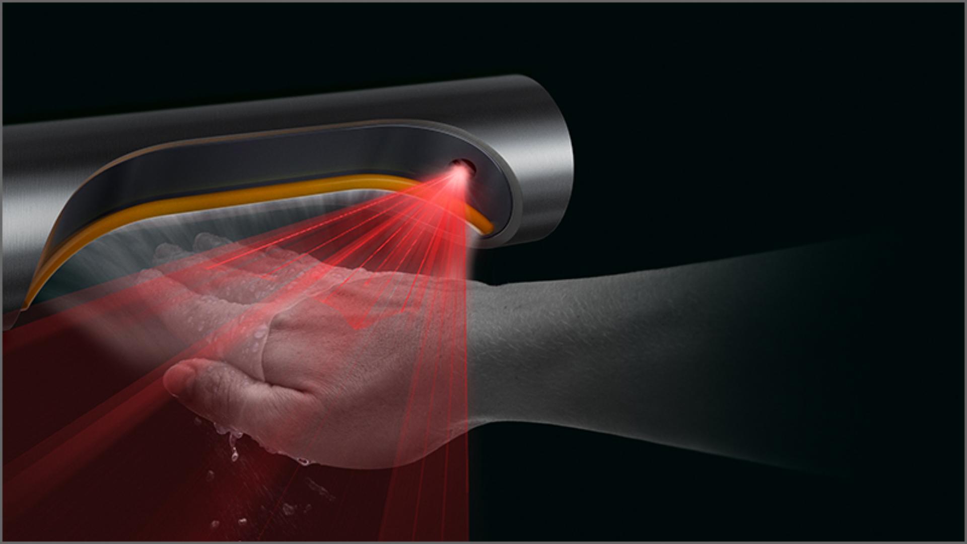 Ręce umieszczone pod czujnikami