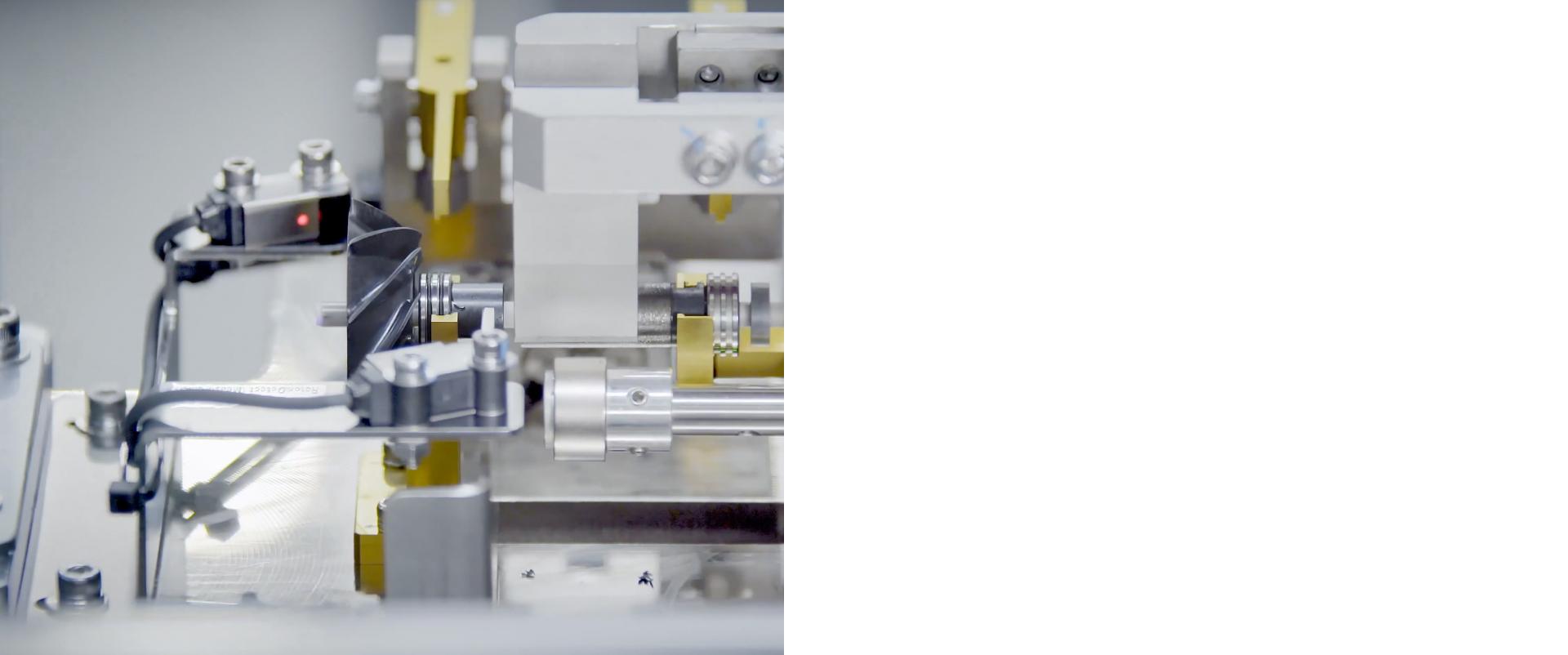 Autonomous robots in Dyson labs