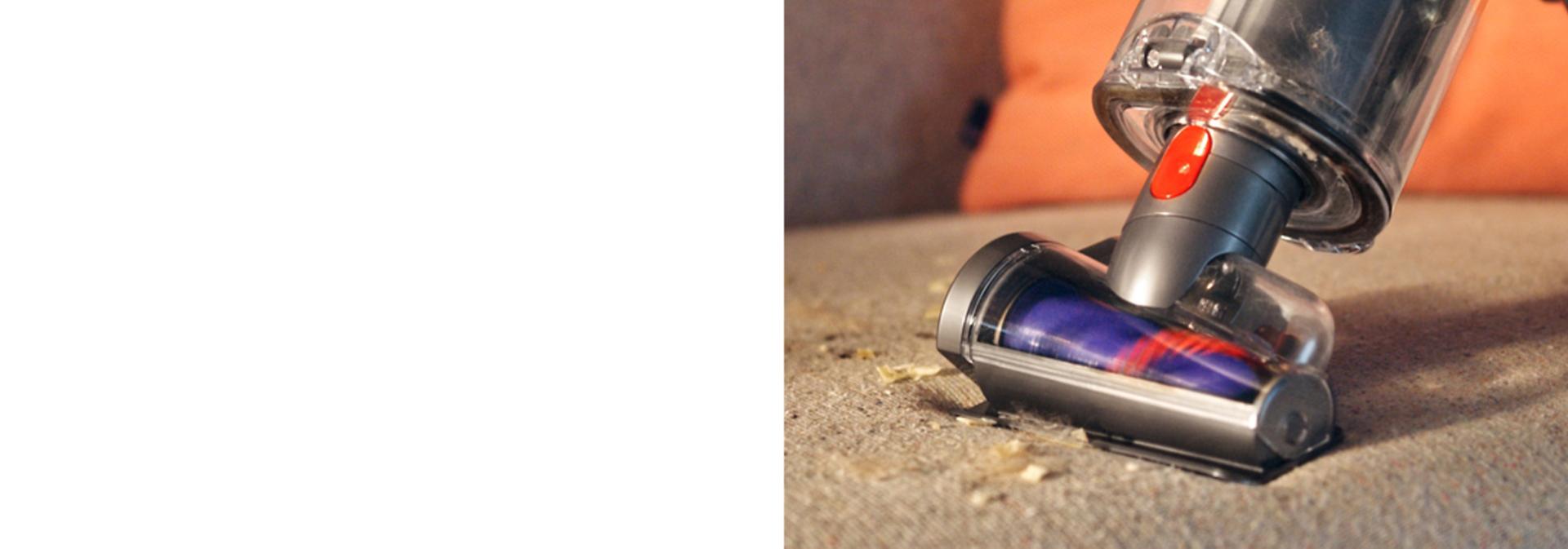 Dyson skrūves veida piederumu matu savākšanai izmanto, lai savāktu lolojumdzīvnieku spalvas no mīkstas virsmas.