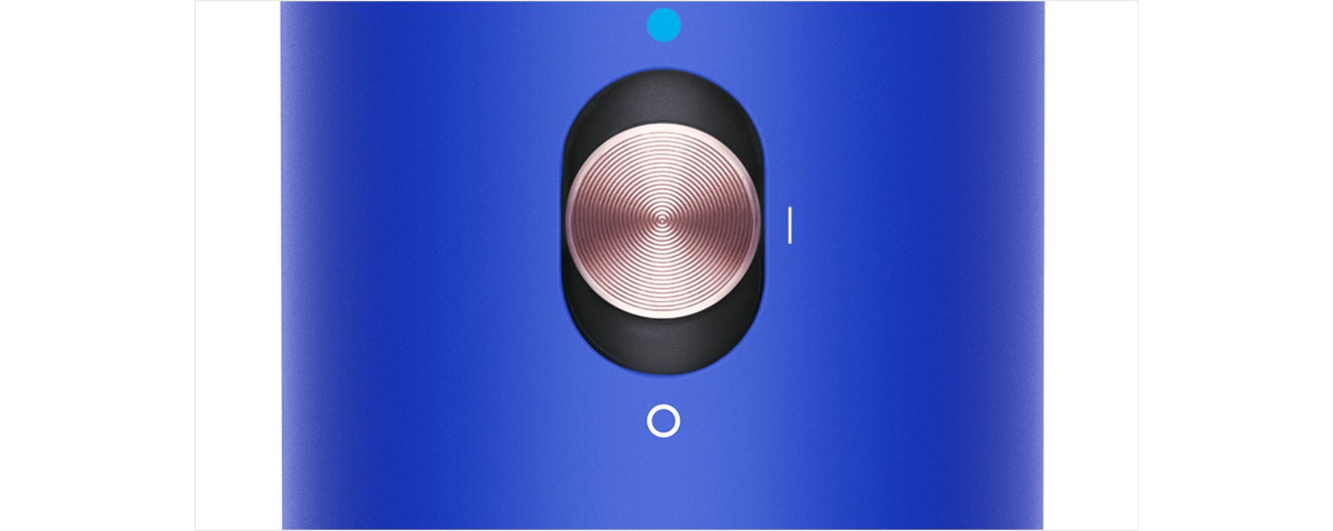 Збільшене зображення кнопки холодного повітря на Dyson Airwrap
