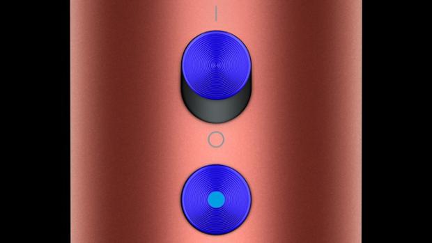 Krupni kadar gumba na sušilu za kosu Supersonic Nural