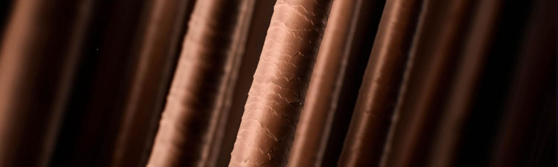 Hair strand under a microscope with signs of a shiny appearance