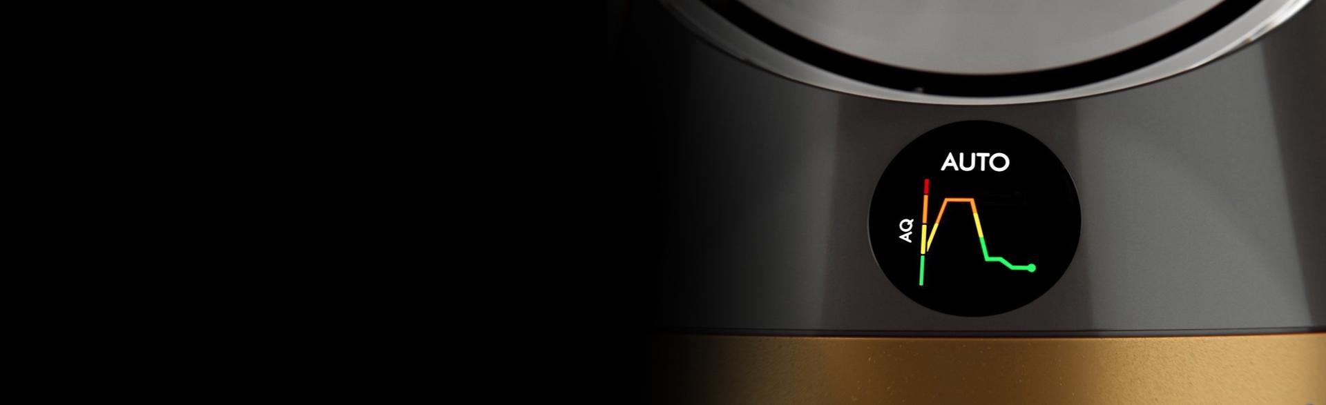 Close-up showing the machine's LCD screen in Auto mode.