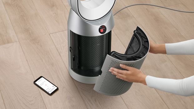 更換 Dyson Purifier Cool™ 二合一空氣清新機上的濾網。
