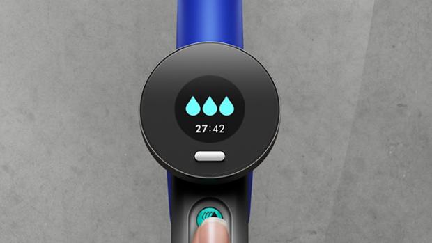 Close-up of the LCD screen showing Level 3 hydration.