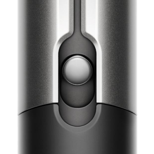 Zbliżenie na przycisk blokady.