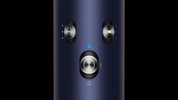  صورة مُقرَّبة لأزرار الإعدادات في مقبض مجفف ومصفف الشعرDyson Airwrap متعدد الوظائف.