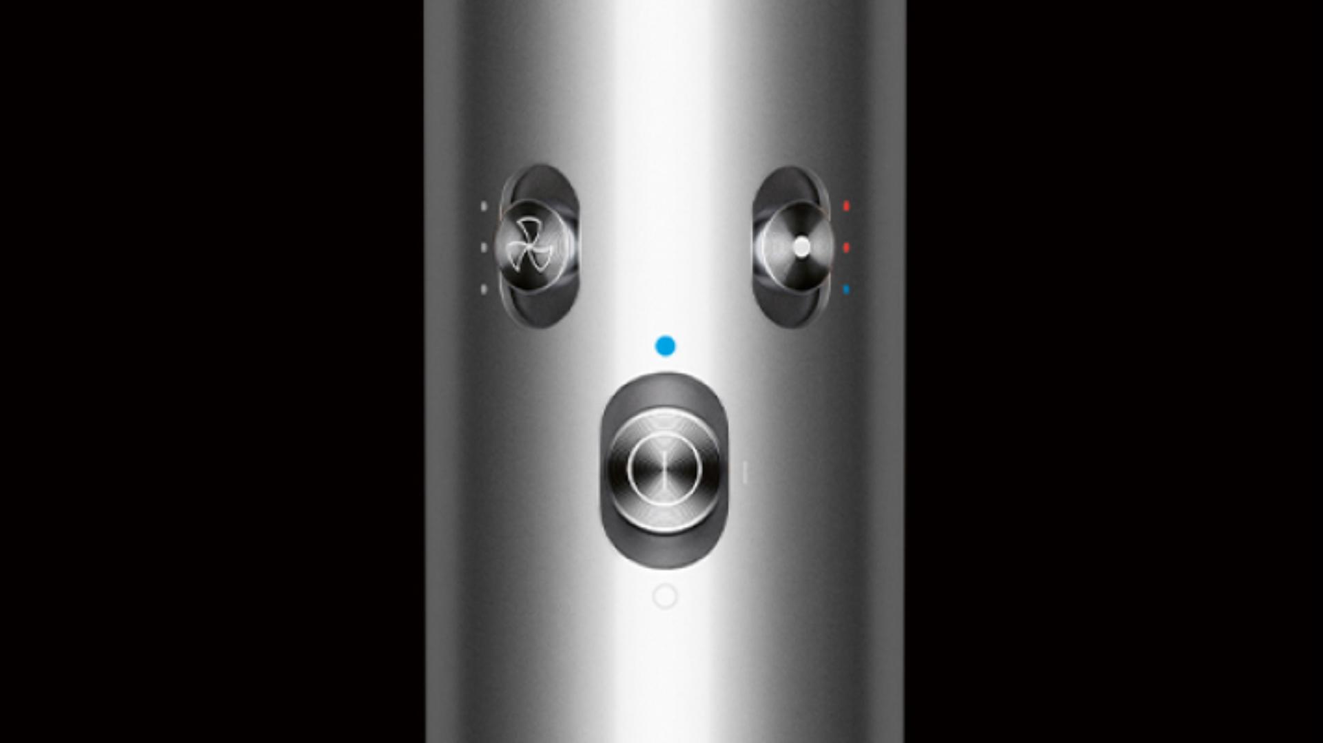 صورة مُقرَّبة لأزرار الإعدادات في مقبض مجفف ومصفف الشعرDyson Airwrap متعدد الوظائف.