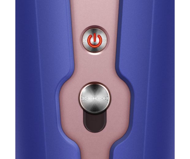 صورة مُقرَّبة لزر التشغيل وقفل الحماية.