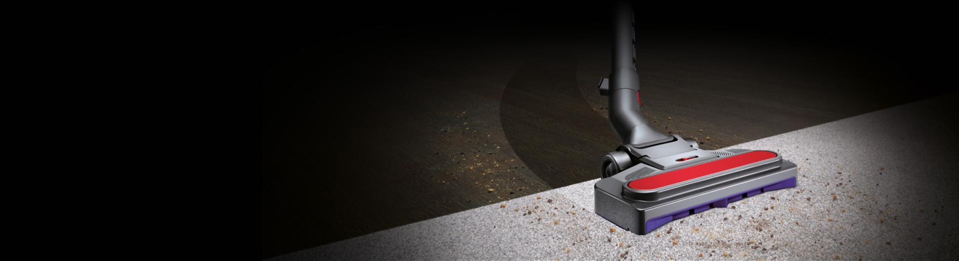 Dyson Pnömatik başlık, temizlik esnasında sert zemin ile halı arasında geçiş yapmak için kendini ayarlar.