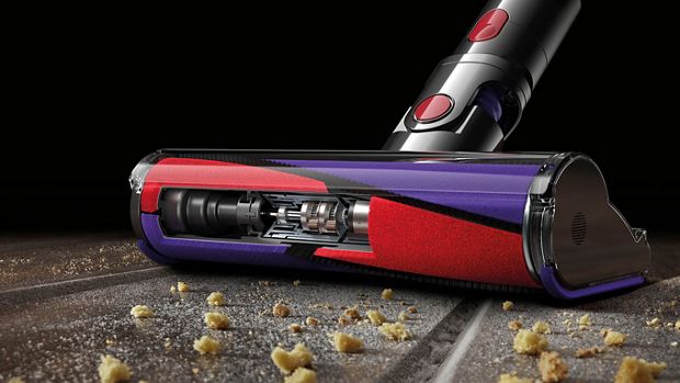 Soft roller cleaner head picking up dirt. 