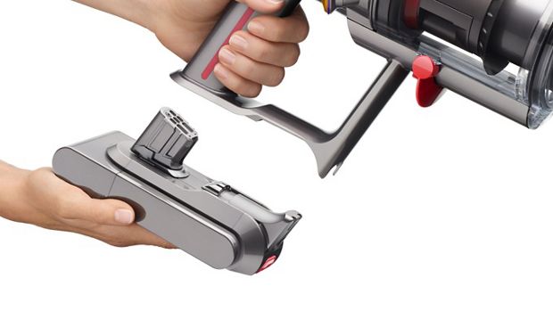 แบตเตอรี่ของ Dyson V12s Submarine ติดอยู่กับด้ามจับ