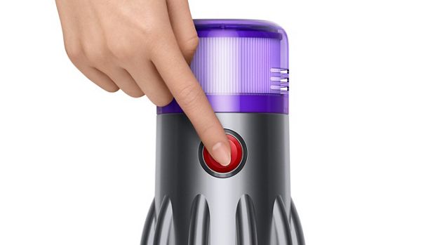 다이슨 V12s 서브마린의 전원 버튼.