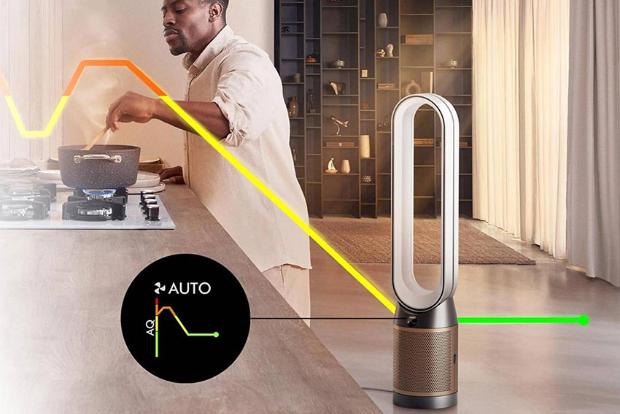 Temperature graphic hot and cold with man cooking in the background