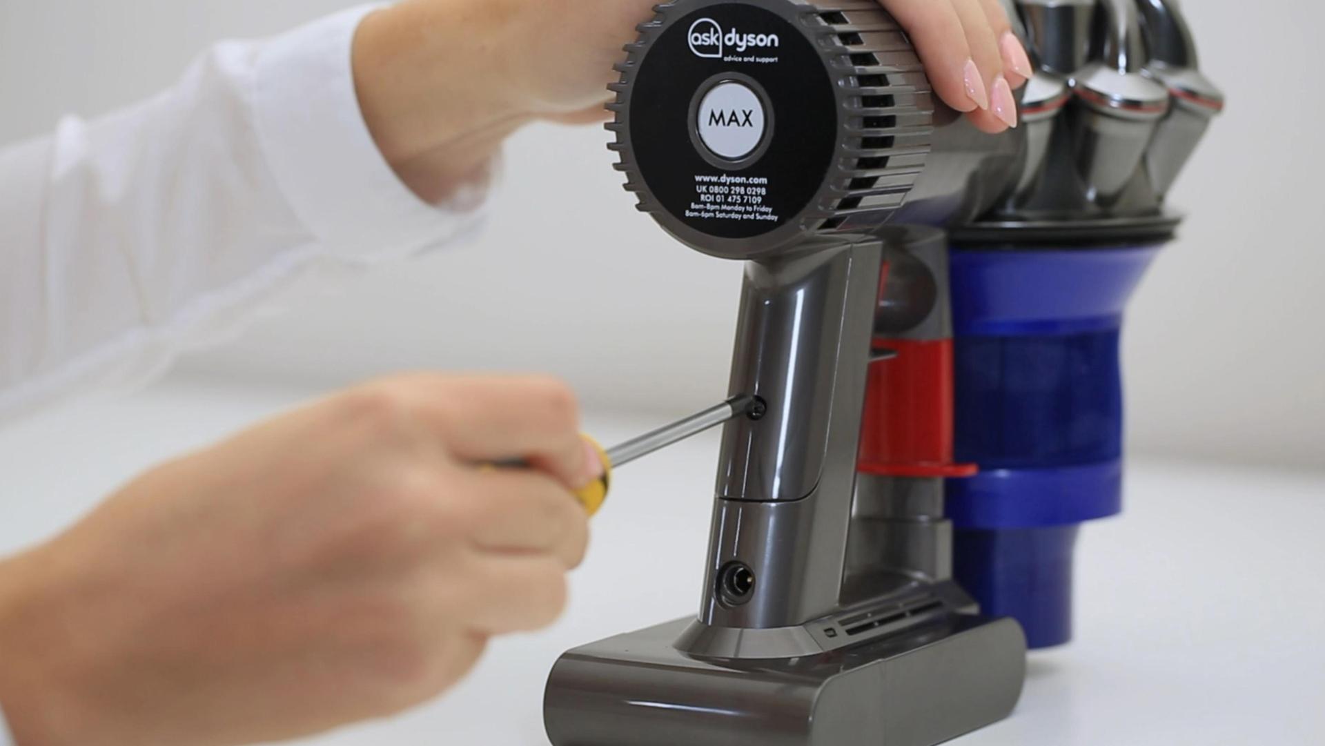 Dyson V6 Animal charging indicator lights