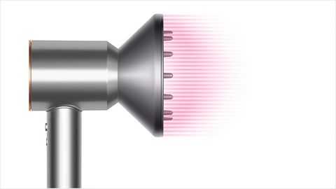 Sèche cheveux Dyson Supersonic avec un embout diffuseur