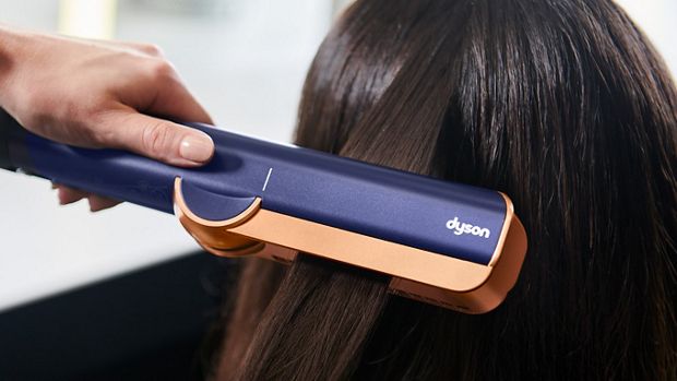 A side-on view of the Hyperdymium motor, with airflow visualised in bright blue.