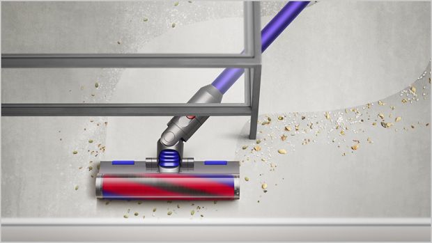 바닥을 청소하는 슬림 플러피 클리너 헤드